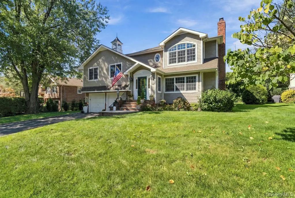 4 Bayview Circle, Manhasset