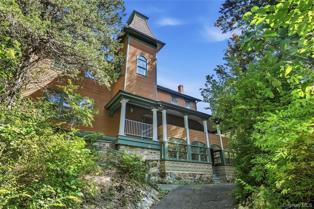 81 Glendale Road, Ossining