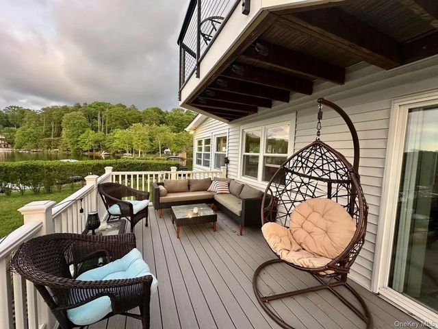 96 Dunderberg Road, Putnam Valley