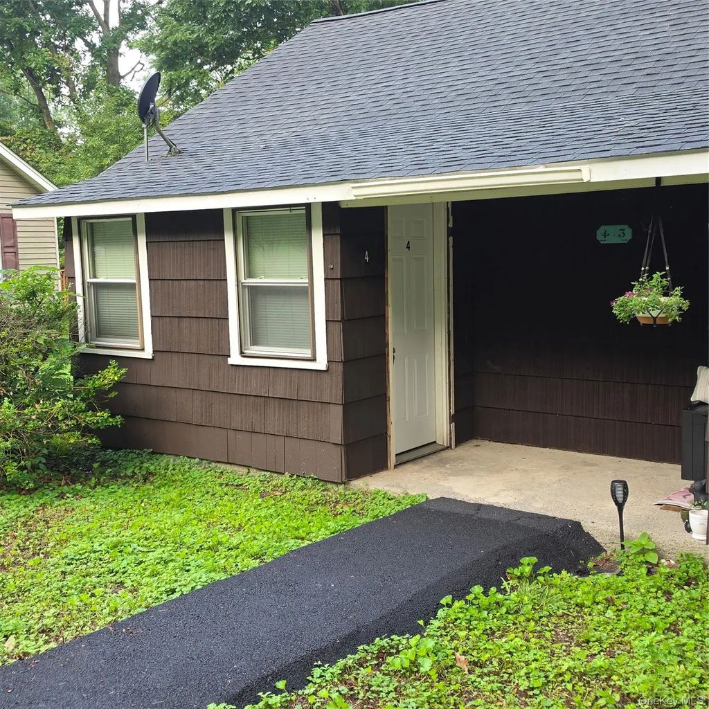 4 Storybrook Lane W, Wurtsboro