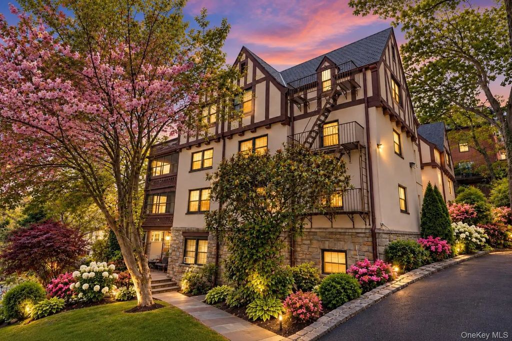 64 Kensington Road # 3b, Bronxville