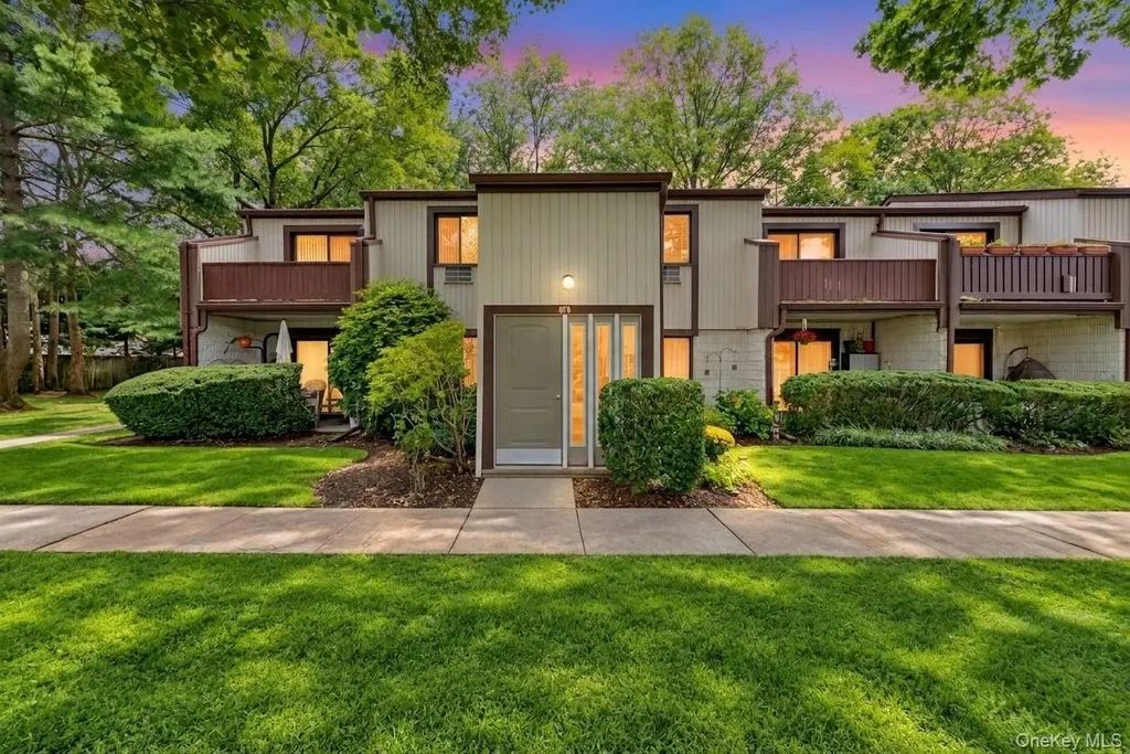 107 Richmond Boulevard # 4b, Ronkonkoma