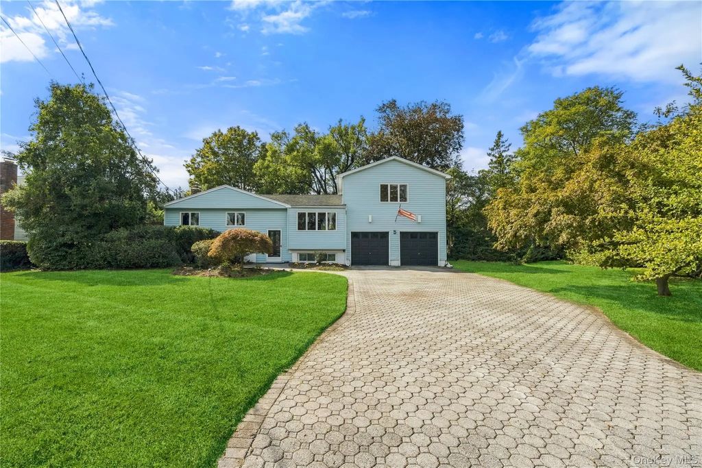 5 Lansing Lane, East Northport
