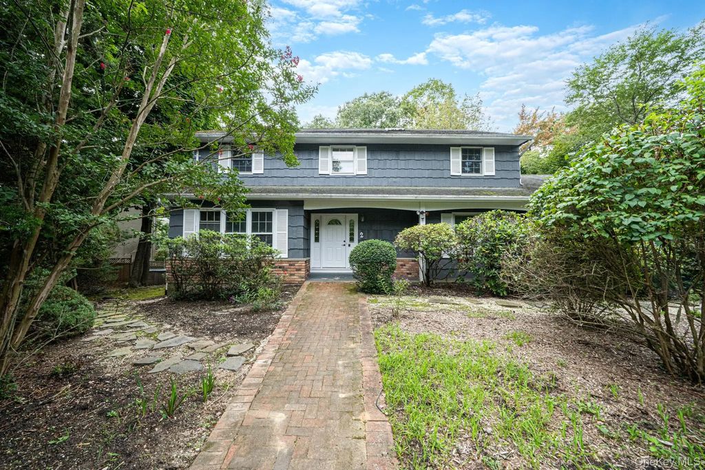 2 Jefferson Court, East Setauket