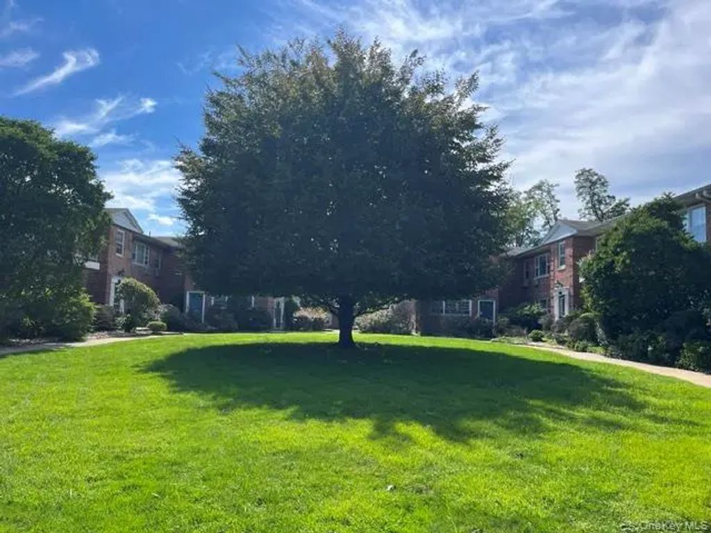 94 Shore Road # C1, Port Washington