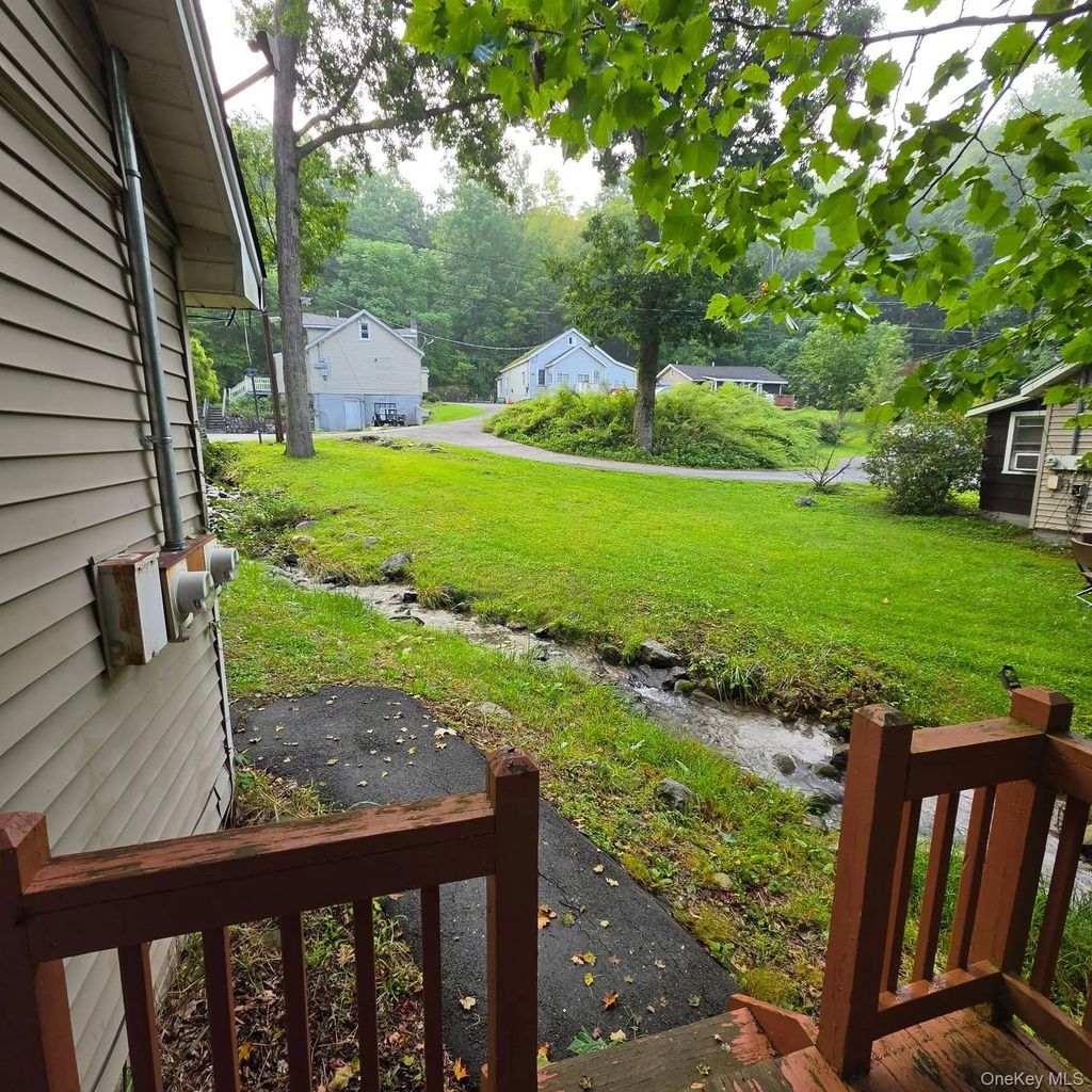 2 Storybrook Lane W, Wurtsboro