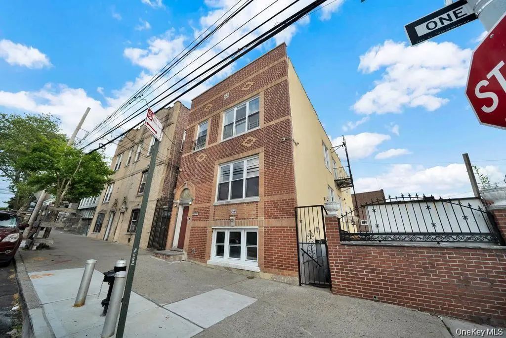 10104 32nd Avenue # 1f, East Elmhurst