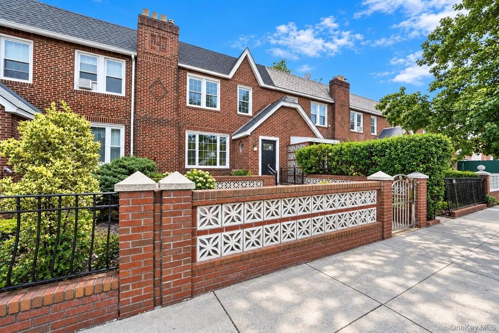 21933 Edgewood Avenue, Laurelton