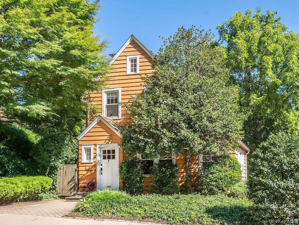 177 Prospect Avenue, Sea Cliff