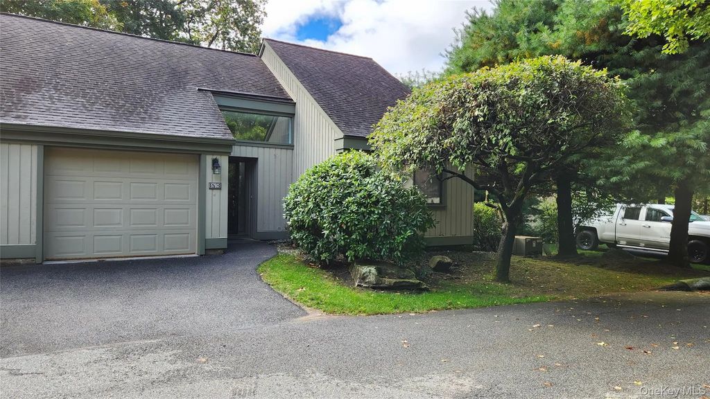 578 Heritage Hills # D, Somers