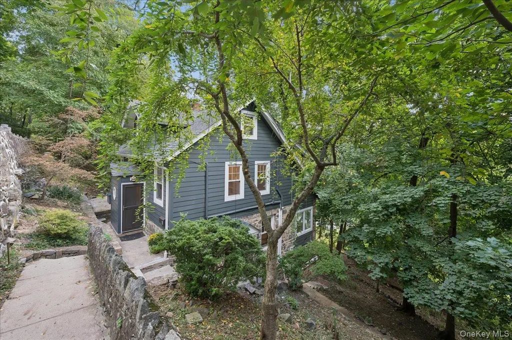 21 Cliff Street, Hastings-on-Hudson