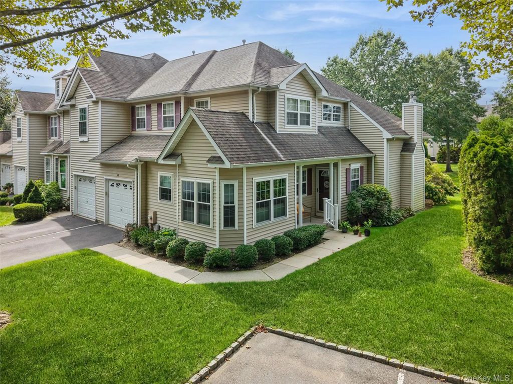 89 Deer Valley Drive, Nesconset