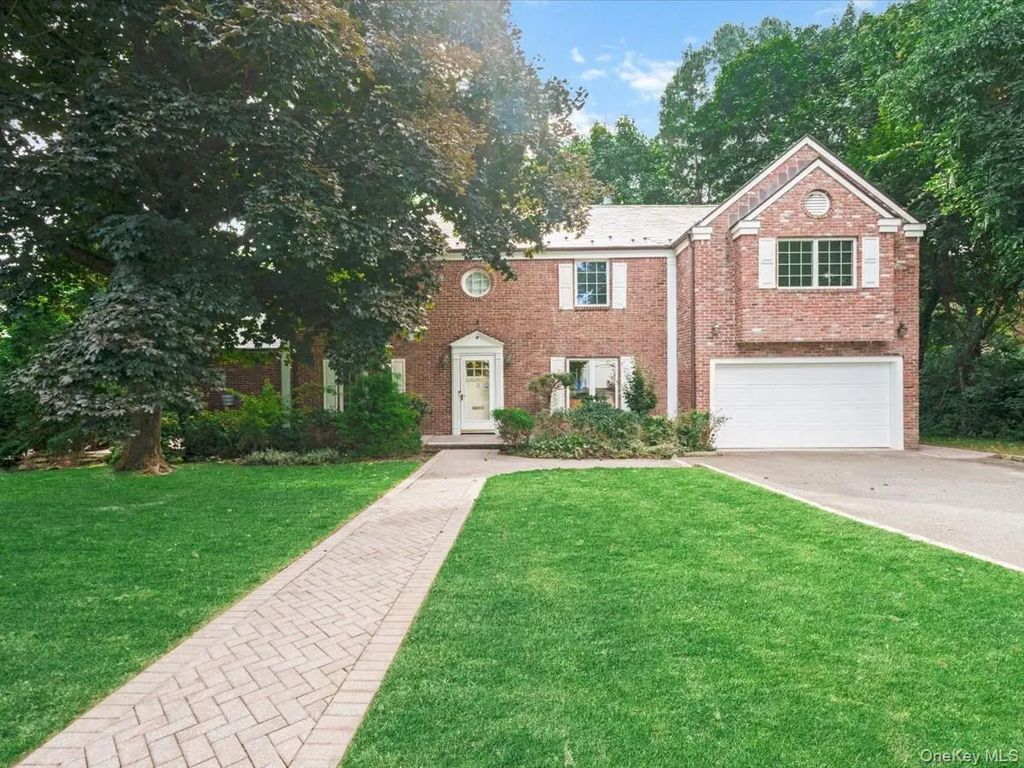 2 Amherst Road E, Great Neck