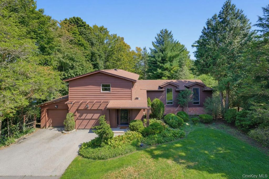 6 Lark Avenue, White Plains