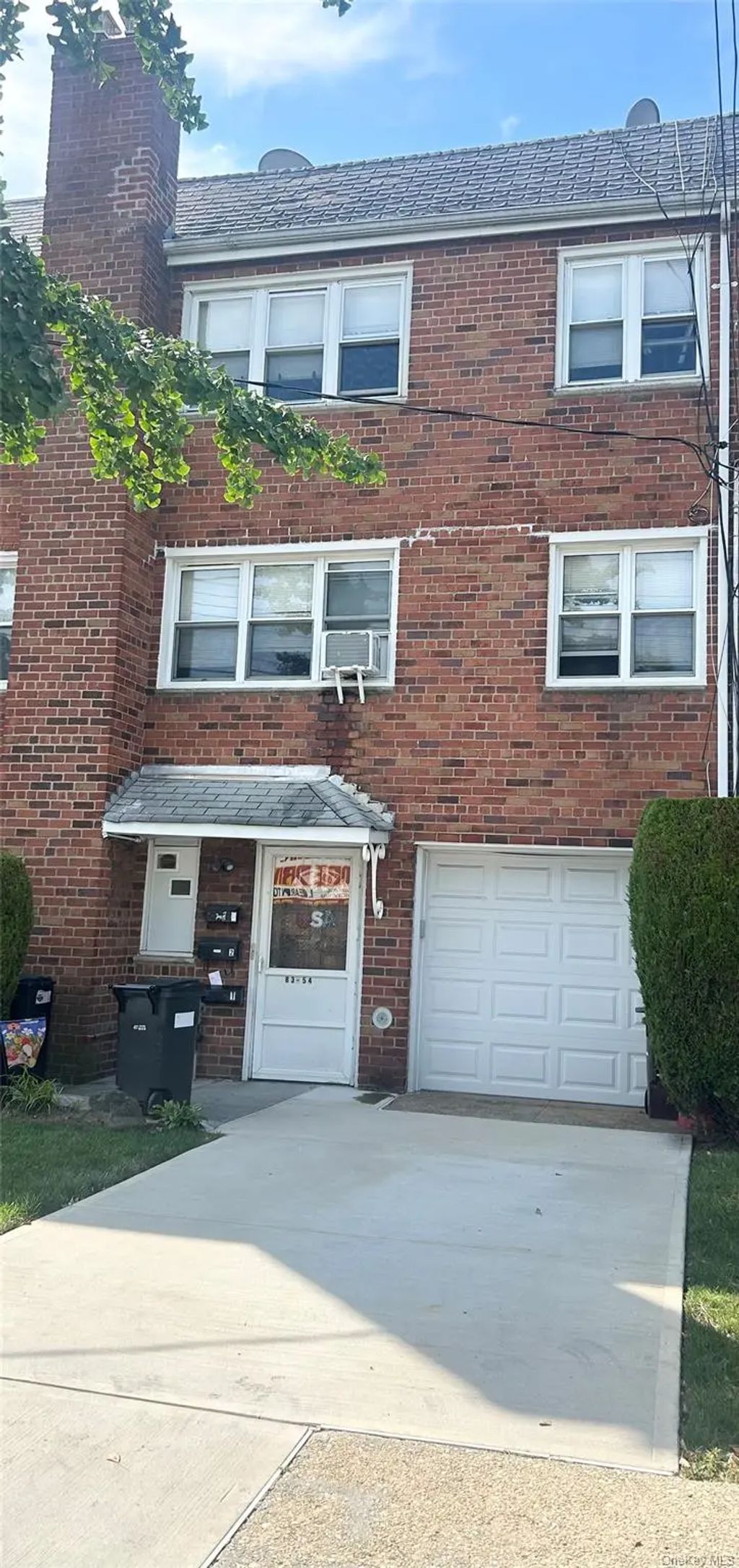 8354 265th Street, Glen Oaks
