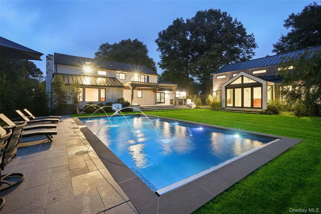 3 Zeck Court, Suffern