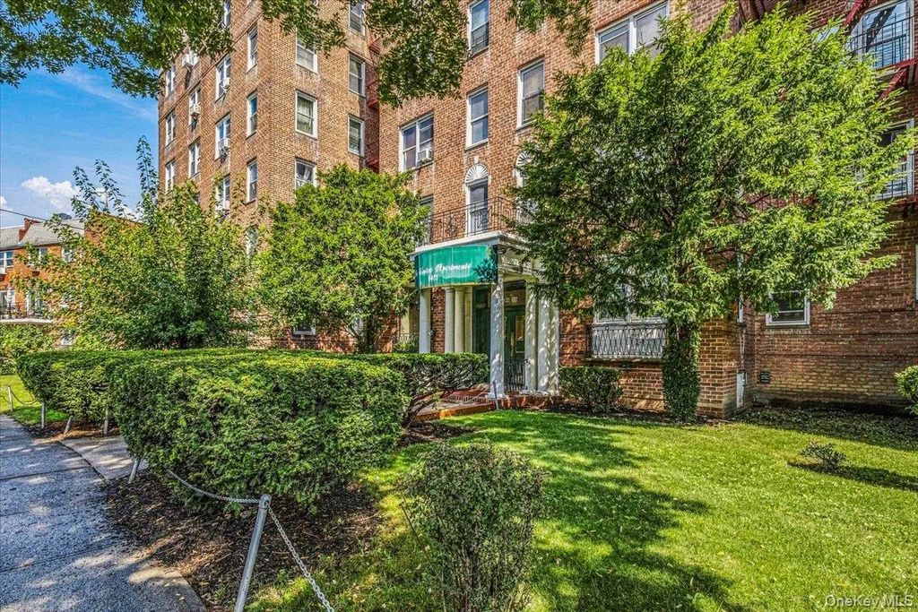 84-55 Daniels Street # 2k, Briarwood