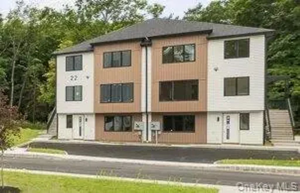 22 Treza Lane # 101, Blooming Grove