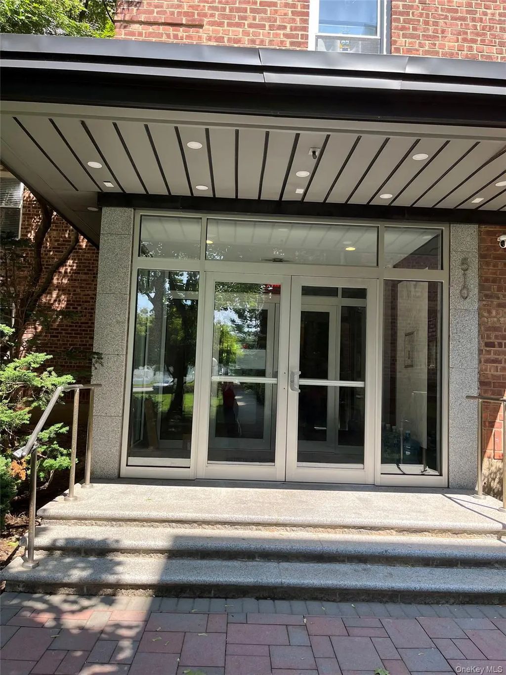 510 Dubois Ave C3, North Valley Stream