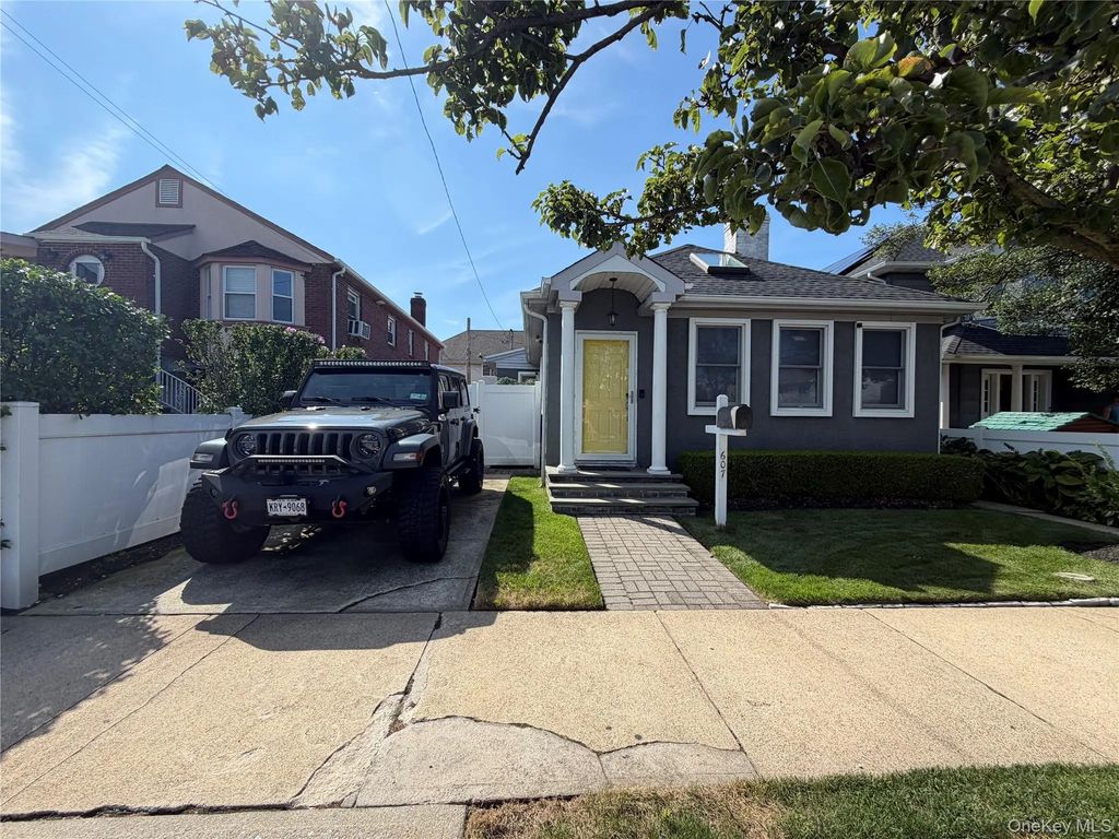 607 Lincoln Boulevard, Long Beach