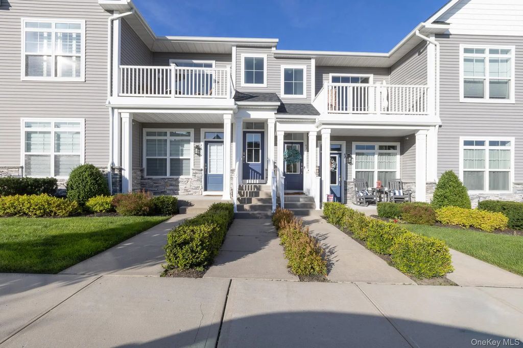 45 Grace Hall Lane, Yaphank