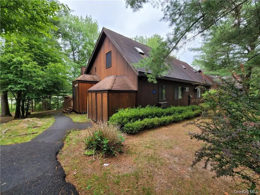 14 Lakeside Drive, Monticello