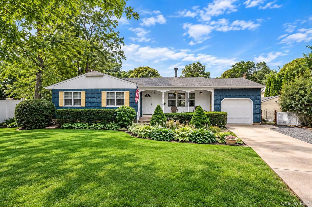 120 Midland Boulevard, Lake Ronkonkoma