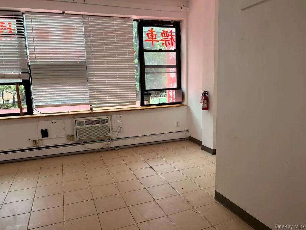 133-51 Roosevelt Avenue # 2fl Front, Flushing