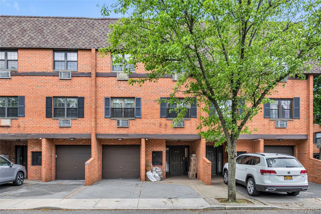 220-30 64th Avenue # 370, Bayside