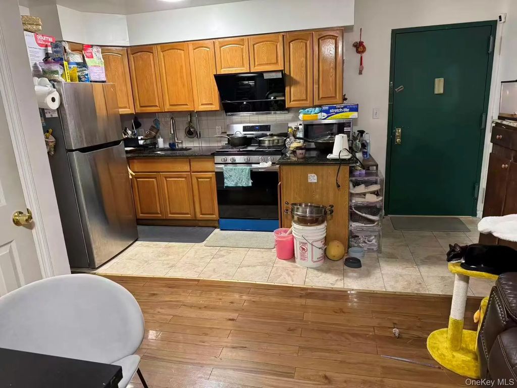 42-11 Parsons Boulevard # 1b, Flushing