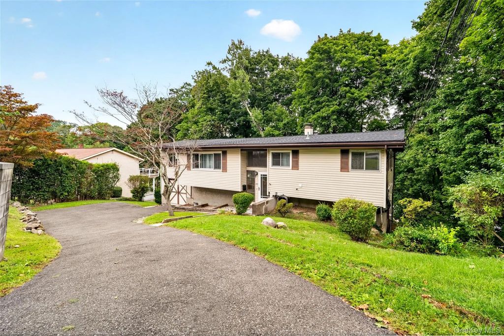 23 Howard Avenue, Valhalla