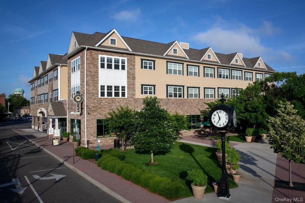 180 Atlantic Avenue # E308, Farmingdale
