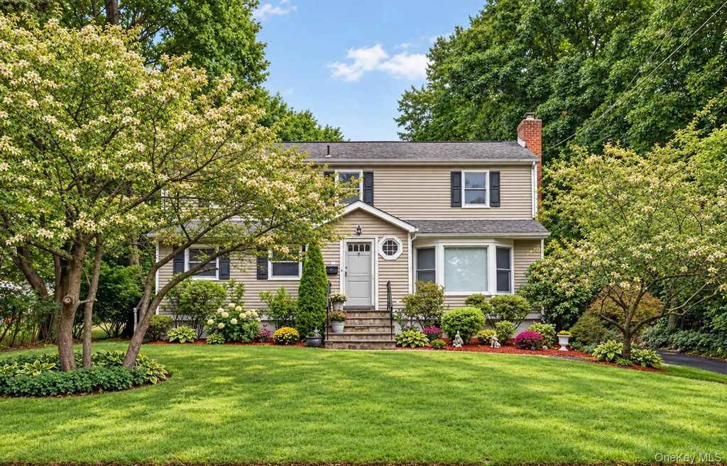 9 Verne Place, Hartsdale