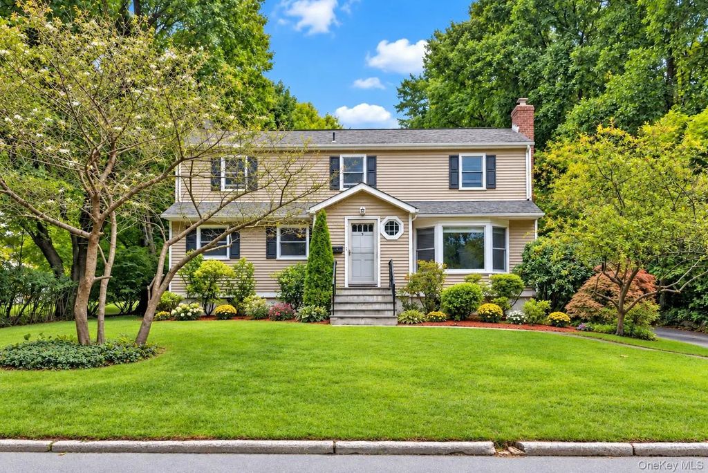 9 Verne Place, Hartsdale