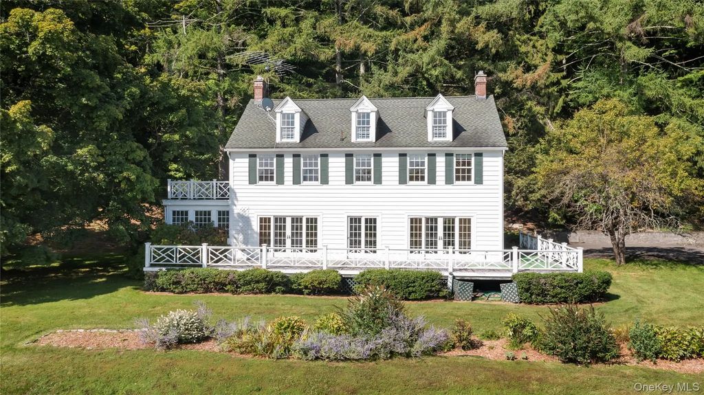 81 Tinker Hill Road, Pine Plains