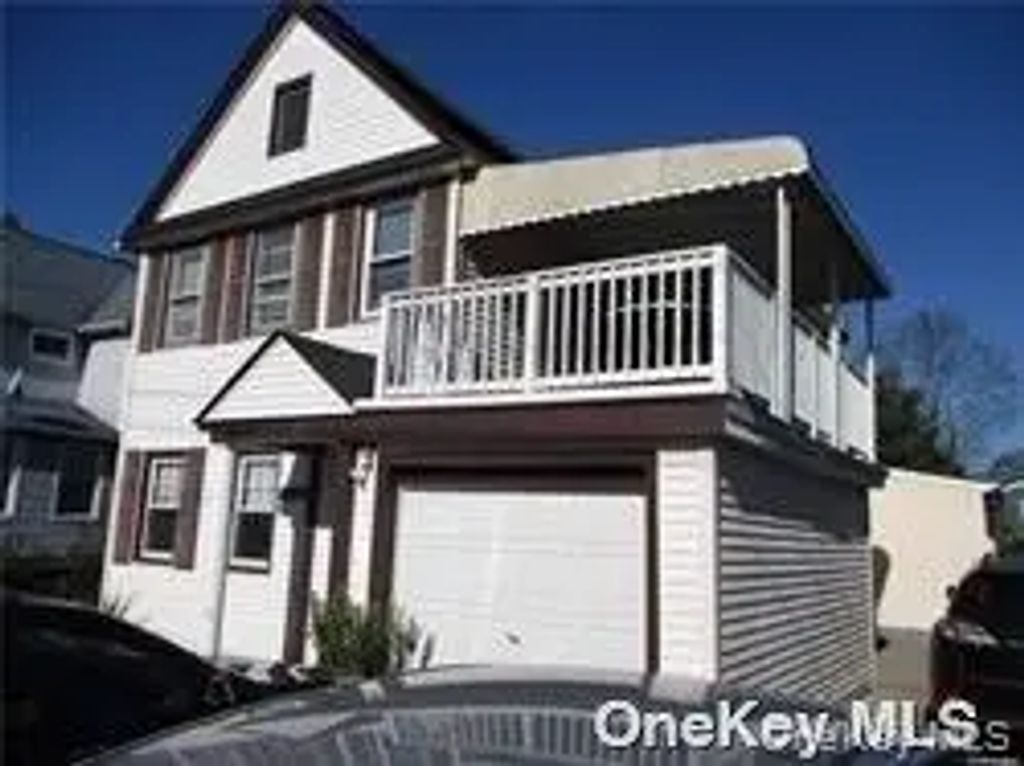 751 Scranton Avenue, East Rockaway