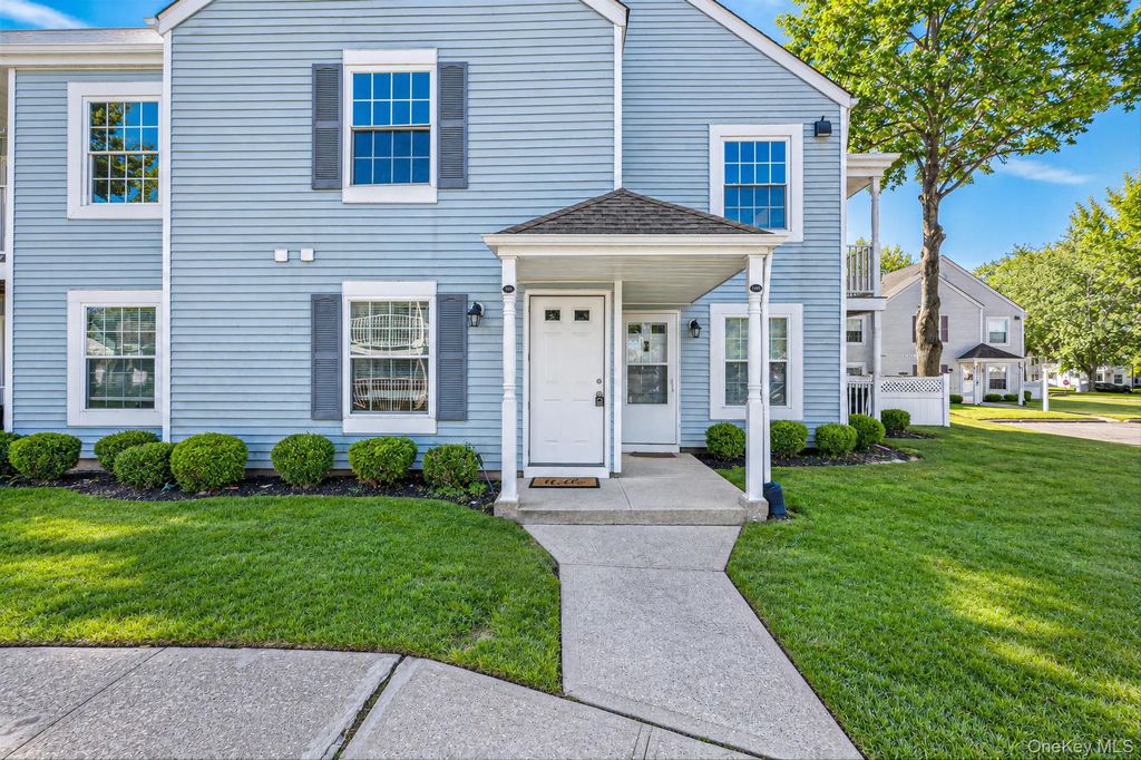 147 Fairview Circle # 147, Middle Island