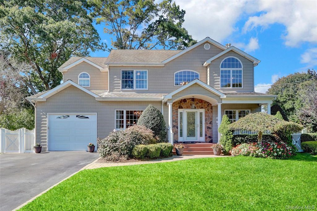 1456 Pine Acres Boulevard, Bay Shore