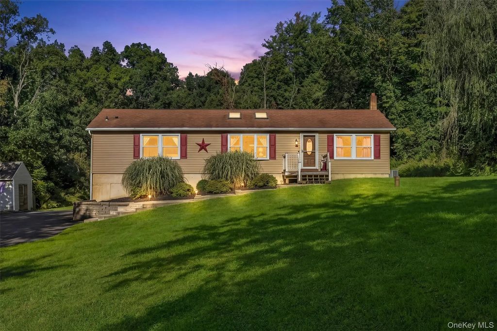 97 Heselton Drive, Slate Hill