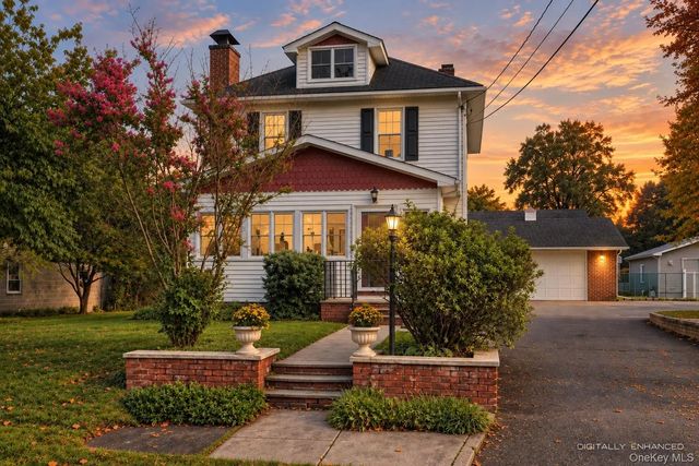 8 Lancaster Avenue, Montrose