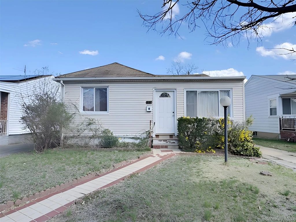 12137 237th Street, Rosedale