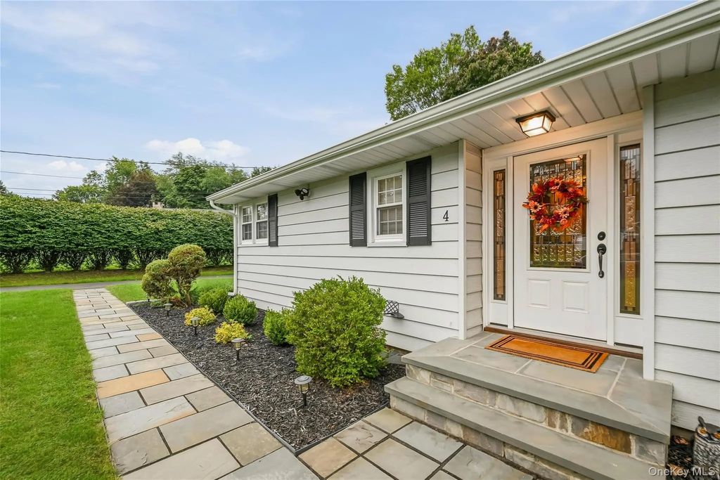 4 Pheasant Drive, West Nyack