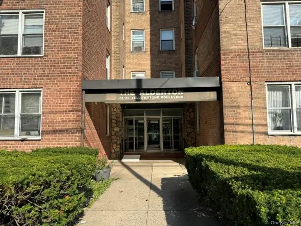 74-45 Yellowstone Boulevard # 5e, Rego Park