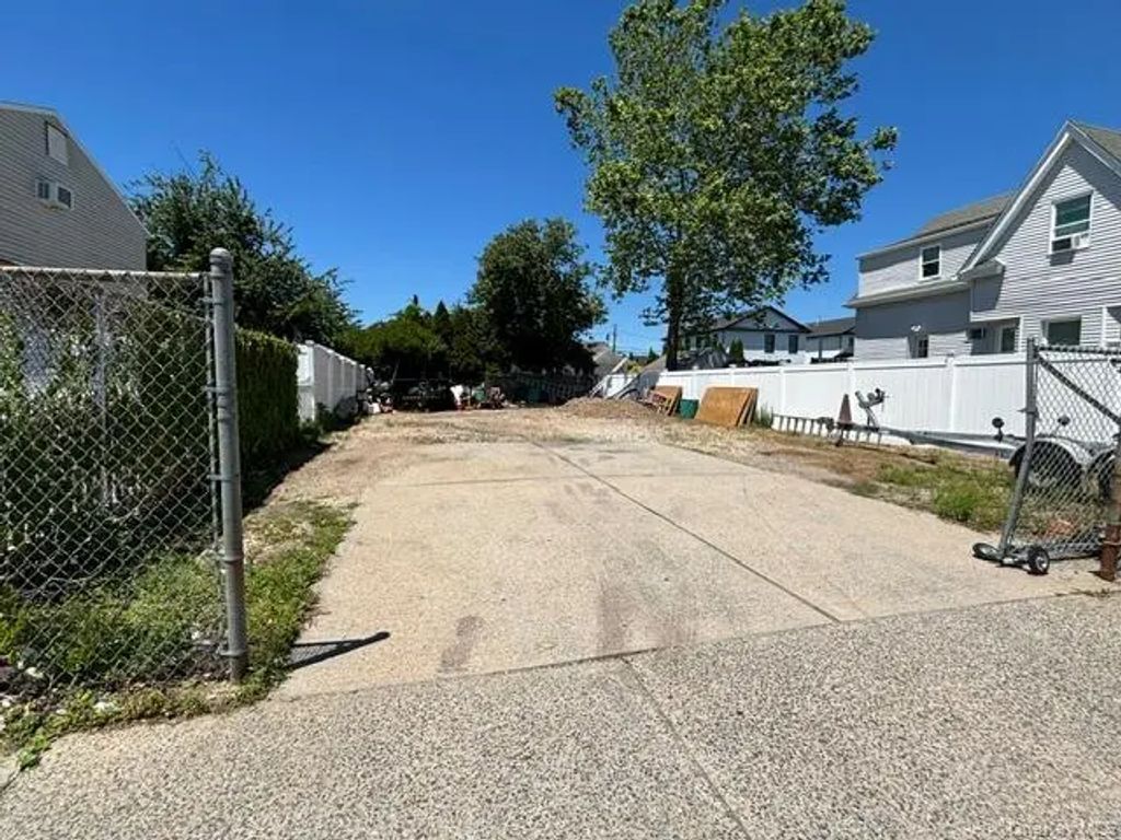 623 Stewart Avenue, Bethpage