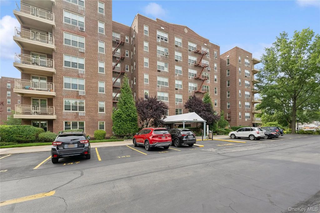 23-35 Bell Blvd. # 4h, Bayside
