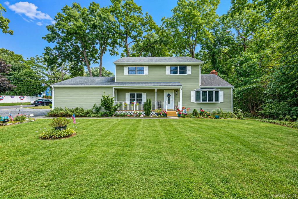 1195 Stony Brook Road, Lake Grove