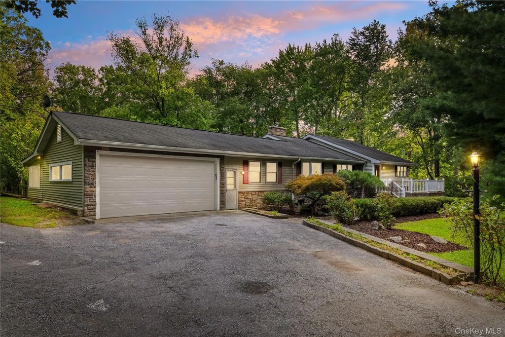 48 Theresa Boulevard, Wappingers Falls