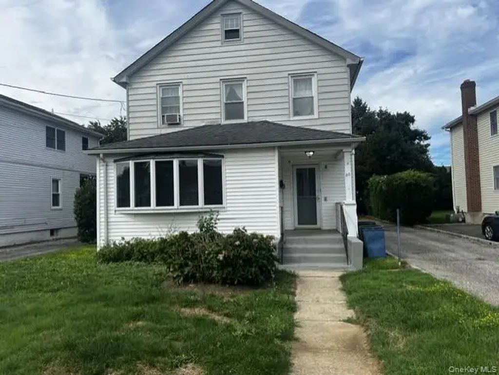 30 Smith Street, Glen Cove