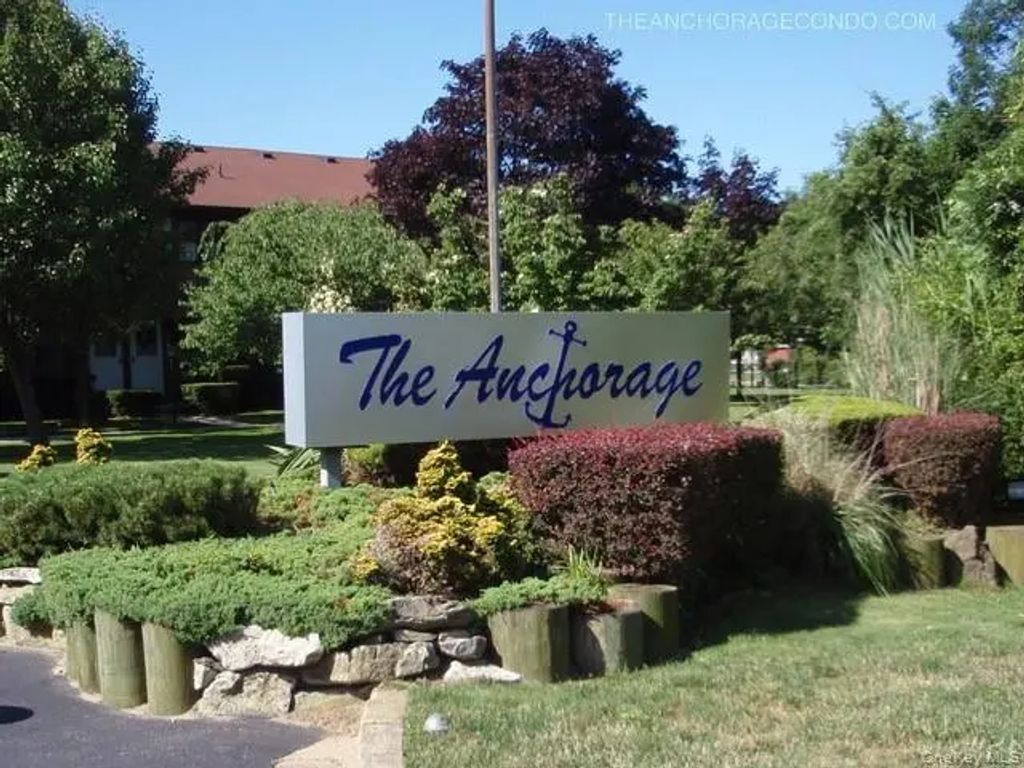 309 Mariners Way, Copiague