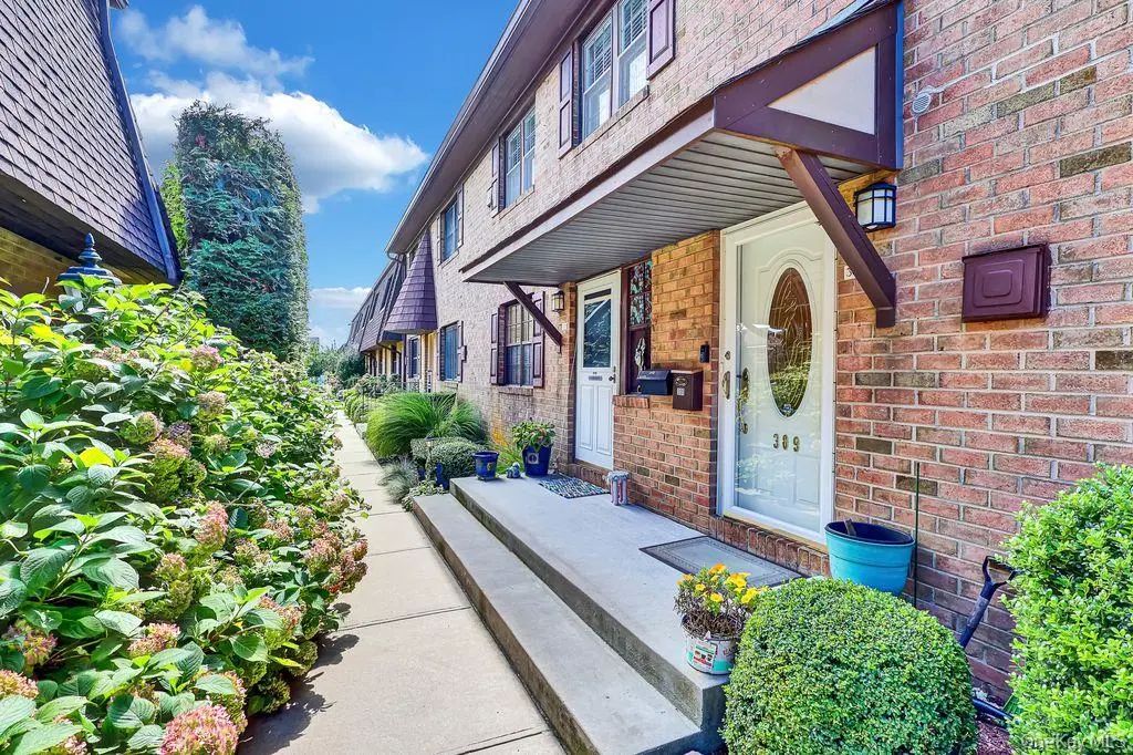 309 Mariners Way, Copiague